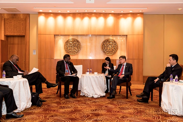 王志清在京分别会见努阿图基础设施与公共事业部长约坦·纳帕特。.jpg