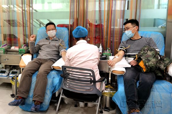 吉林监管局团员青年在长春市中心血站献血1_副本.jpg