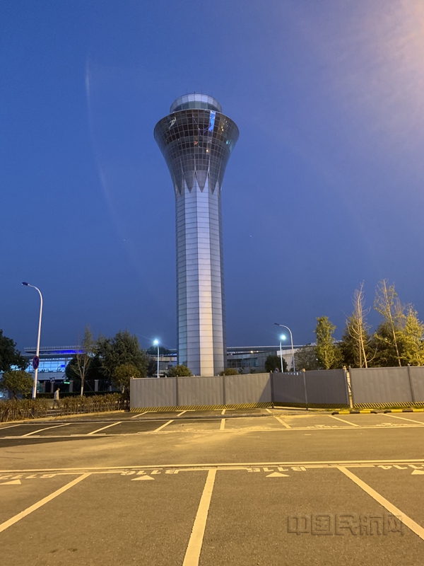 湖南空管分局顺利完成黄花机场东跑道仪表着陆系统校飞保障工作05.jpg 湖南空管分局顺利完成黄花机场东跑道仪表着陆系统校飞保障工作05.jpg