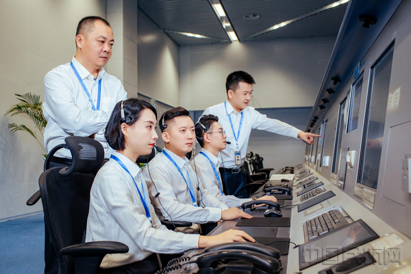 20200102扬帆起航 2020我们再出发——新疆空管局终端管制中心砥砺奋进新征程 (1).jpg