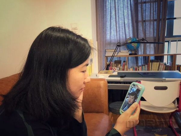 nEO_IMG_虹桥塔台管制员唐阳与儿子视频