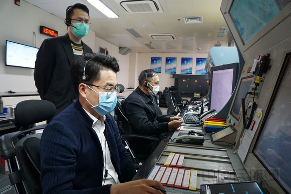 nEO_IMG_福建空管分局进近管制员保障逆行者回家