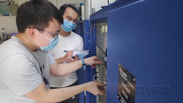 抗疫情防雷雨 湖南空管顺利完成雷达站设备换季维护工作_副本.jpg 抗疫情防雷雨 湖南空管顺利完成雷达站设备换季维护工作_副本.jpg
