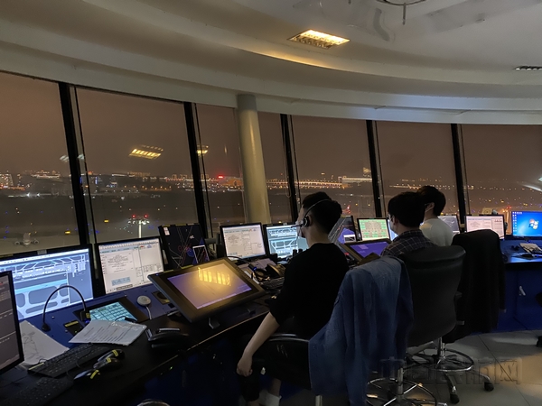 nEO_IMG_20200329民航厦门空管站优先保障乌克兰和俄罗斯抗疫物资急运航班1