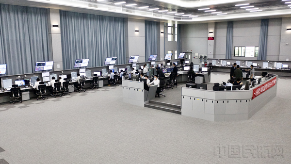 新管制大厅.jpg