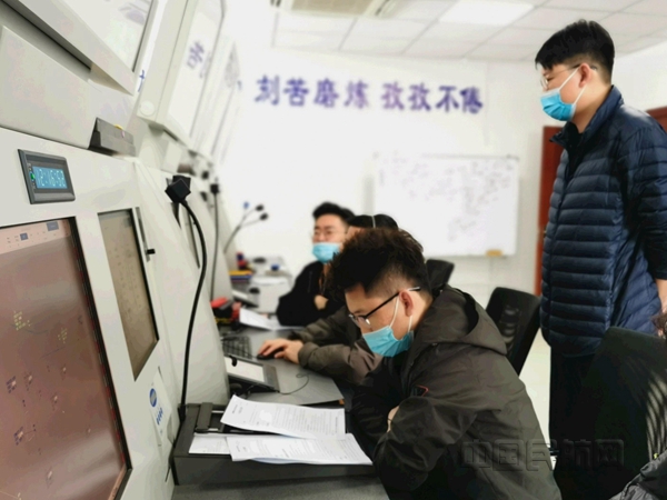 20210329应用新技术 提升新技能——新疆空管局终端管制中心空管中心进近管制室保障乌鲁木齐地窝堡机场公共RNP AR及目视进近飞行程序正式实施 (2)_副本.jpg 20210329应用新技术 提升新技能——新疆空管局终端管制中心空管中心进近管制室保障乌鲁木齐地窝堡机场公共RNP AR及目视进近飞行程序正式实施 (2)_副本.jpg