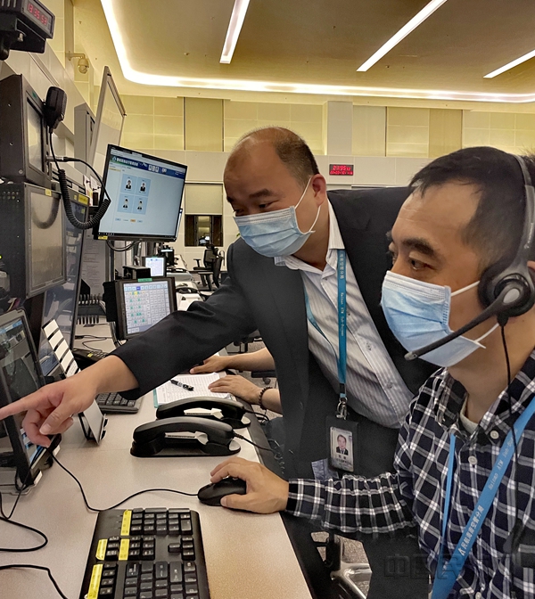 海南空管分局管制现场(摄影:吴冰怡 海南空管分局)_副本.jpg 海南空管分局管制现场(摄影:吴冰怡 海南空管分局)_副本.jpg