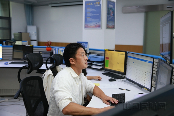4情报部门严格审核航行通告,及时协同航司做好信息通报。吴可摄影