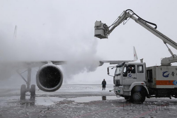 常州机场积极应对冰雪天气 保航班正常