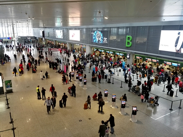上海浦东机场、虹桥机场积极保障春节返程高峰