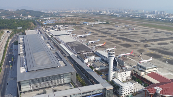 三亚机场候机楼及航站楼航拍图.jpg 三亚机场候机楼及航站楼航拍图.jpg
