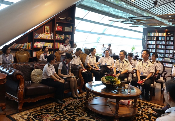 品菽·概念书屋与南宁海关机场办事处开展交流联谊 (2).jpg 品菽·概念书屋与南宁海关机场办事处开展交流联谊 (2).jpg