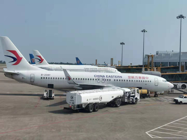 珠海机场航班靠桥率达到85%以上，让更多旅客享受到近机位出行的便利。.jpg