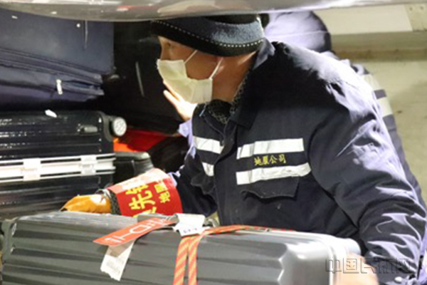 图:机下保障1.jpg 图:机下保障1.jpg