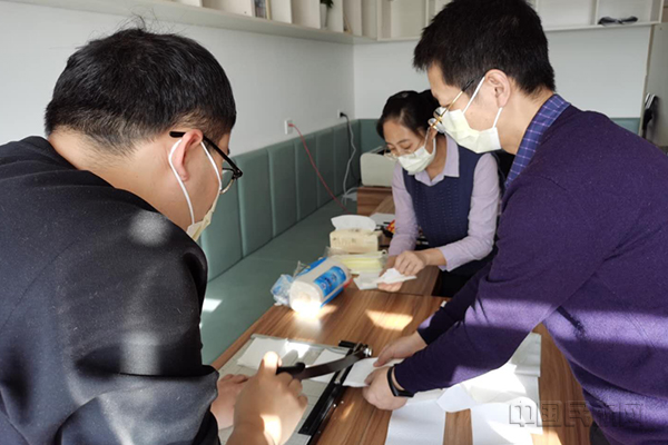 图:制作口罩防湿纸1.jpg 图:制作口罩防湿纸1.jpg
