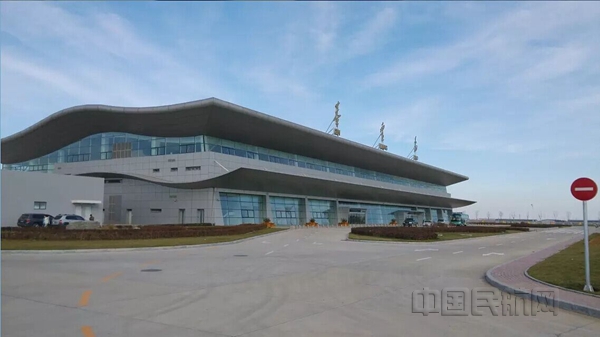 秦皇岛北戴河机场候机楼外景。_副本.jpg 秦皇岛北戴河机场候机楼外景。_副本.jpg
