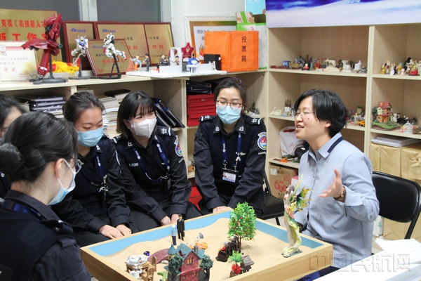 团体游戏（拍摄者：吴兆传）.jpg