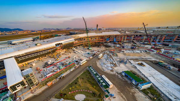 深圳机场加快新一期扩建实施,实现了三跑道开工、卫星厅主体工程完工 摄影:孙佳鑫.jpg 深圳机场加快新一期扩建实施,实现了三跑道开工、卫星厅主体工程完工 摄影:孙佳鑫.jpg