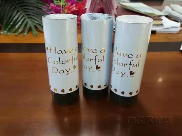 查获烟花_副本.jpg 查获烟花_副本.jpg