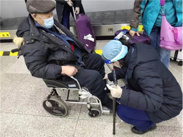 （内蒙古机场集团）赤峰机场首推老年人专享服务产品1281.jpg