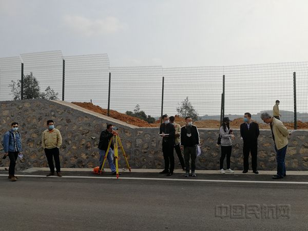 百色机场进场路改建项目通过竣工验收