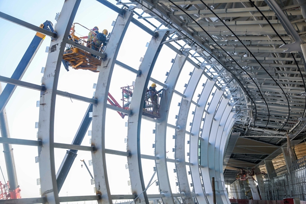 深圳机场集团联合参建单位让近3000名留深建设人员安心过年 摄影：倪德安_副本.jpg