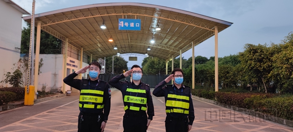 南宁机场车辆检查员_副本.jpg 南宁机场车辆检查员_副本.jpg