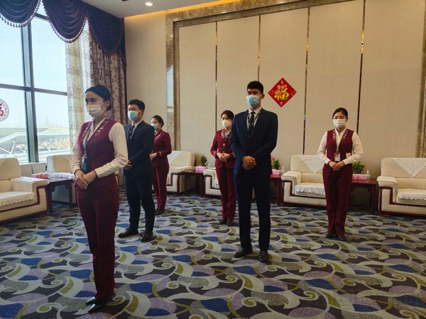 标准站姿.jpg 标准站姿.jpg