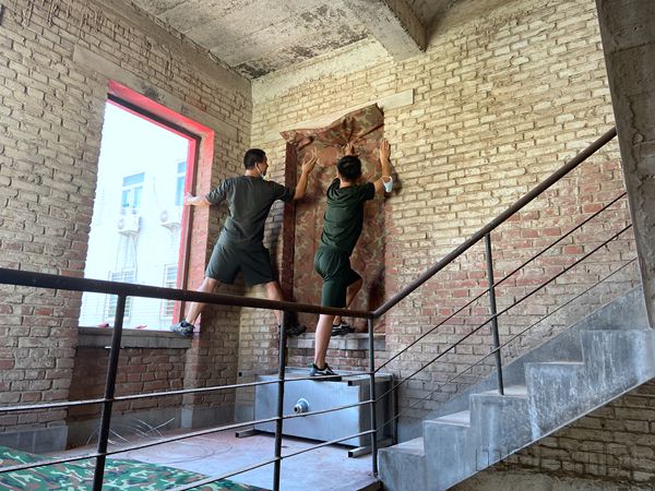 对训练塔内相关设施进行改造。耿昭摄_副本.jpg 对训练塔内相关设施进行改造。耿昭摄_副本.jpg