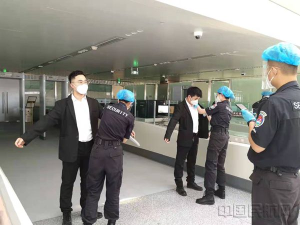 图:开展换季技能考核_副本.jpg 图:开展换季技能考核_副本.jpg