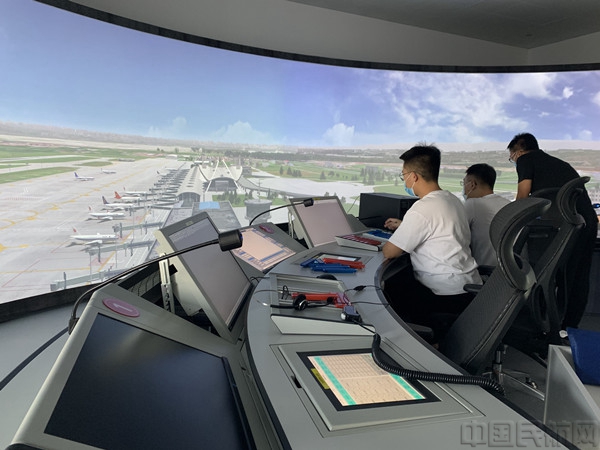 图一:机坪管制员模拟机复训.jpg