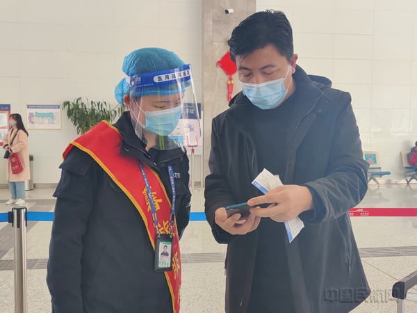 水印 若羌机场恢复乌鲁木齐-若羌-郑州航线 助力节后返程高峰 (5)2.jpg