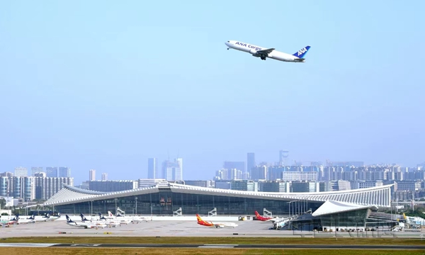 厦门机场航班起降持续处于高位-厦门机场供图