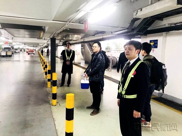 为医疗团队安排优先通道.jpg 为医疗团队安排优先通道.jpg