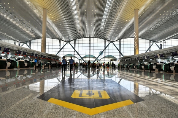 南航等12家航空公司进驻广州白云机场二号航站楼