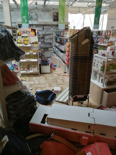 震后尚未恢复的札幌新千岁机场商场.jpg 震后尚未恢复的札幌新千岁机场商场.jpg