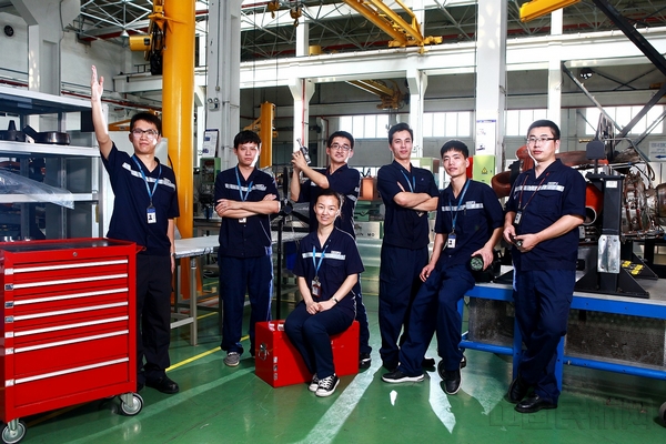 2012年APU修理团队获全国民航红旗示范班组称号.jpg