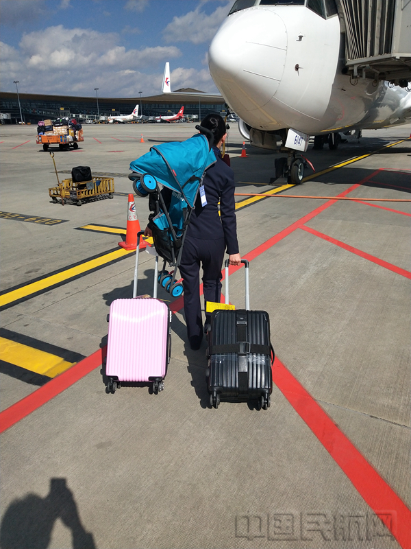 默默奉献的“服务标兵”_副本.jpg 默默奉献的“服务标兵”_副本.jpg