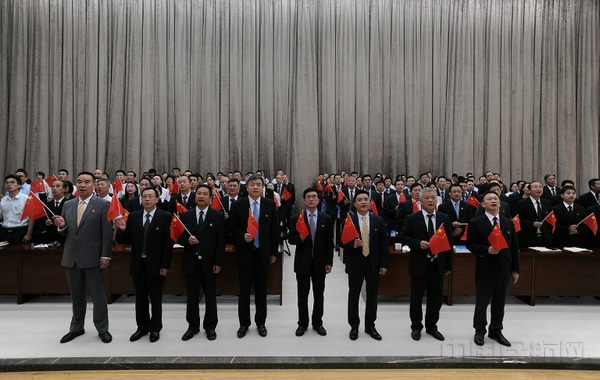 主题教育中,东航武汉公司组织主旋律歌曲合唱-东航供图.jpg 主题教育中,东航武汉公司组织主旋律歌曲合唱-东航供图.jpg