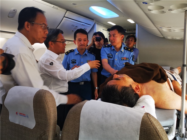 9天216小时的保障——东方航空全力保障老挝交通事故中受伤游客归国11.jpg