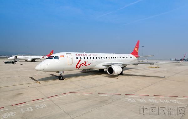 图:北部湾航空E190客机_副本.jpg 图:北部湾航空E190客机_副本.jpg