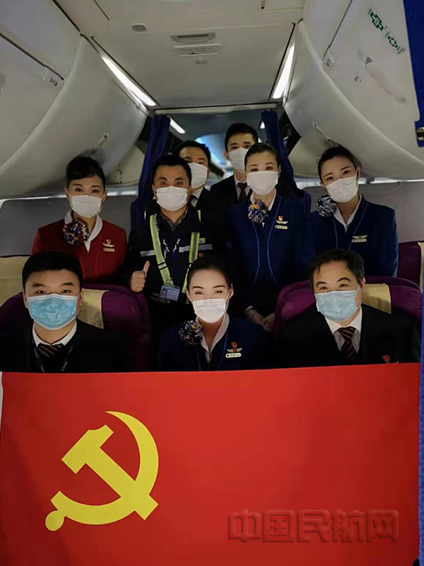 nxcjdskbv.jpg nxcjdskbv.jpg