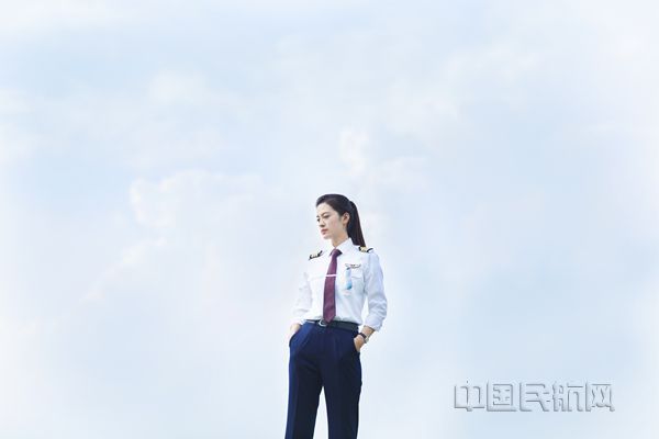刘露_副本.jpg 刘露_副本.jpg