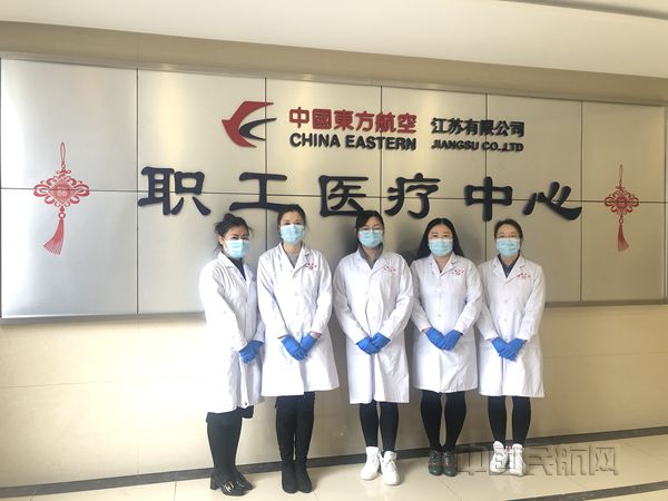 走左往右:张丹丹、包佳伟、耿雨燕、王娜、齐圆方_副本.jpg 走左往右:张丹丹、包佳伟、耿雨燕、王娜、齐圆方_副本.jpg