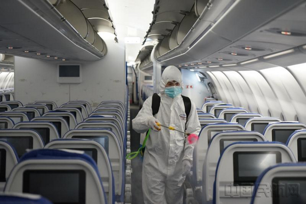 2严格执行机上清洁防疫工作 (1).jpg