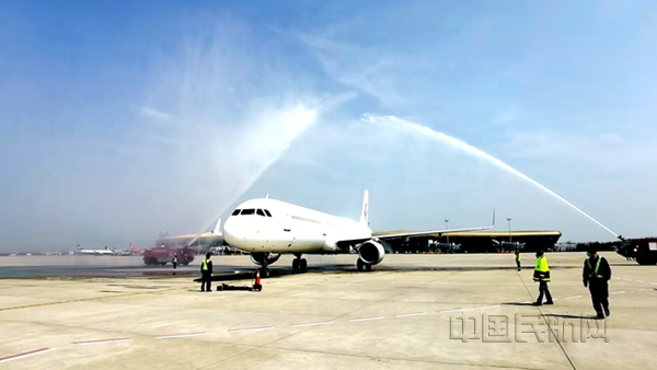 3月24日 MU7874航班通过水门_副本_副本.jpg