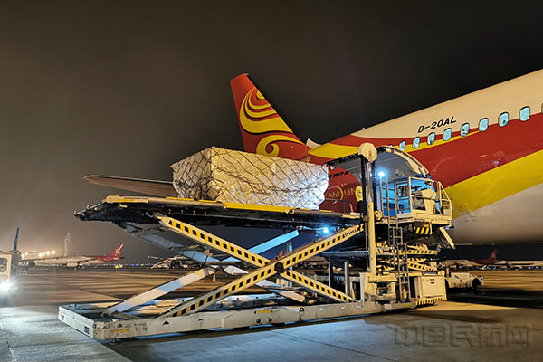 附图1：海南航空深圳-马德里“客改货”包机装载1.jpg