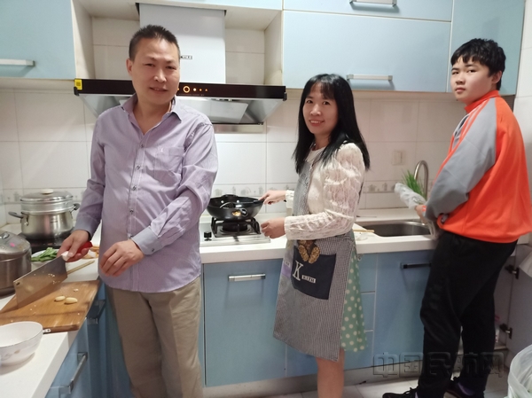 nEO_IMG_王永平家庭照片