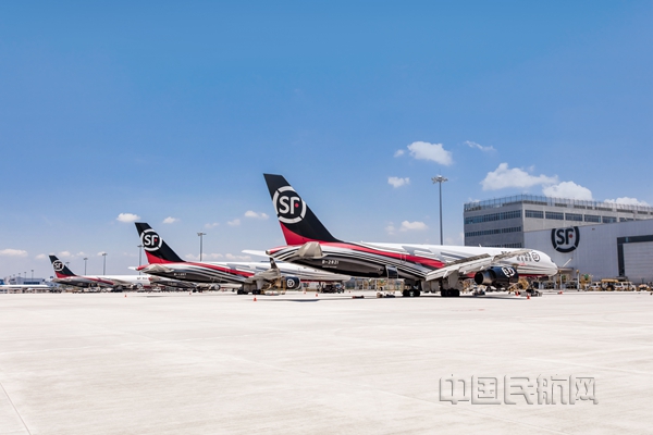 资料图：顺丰航空积极调配全货机运力保障加班运输任务_副本.jpg