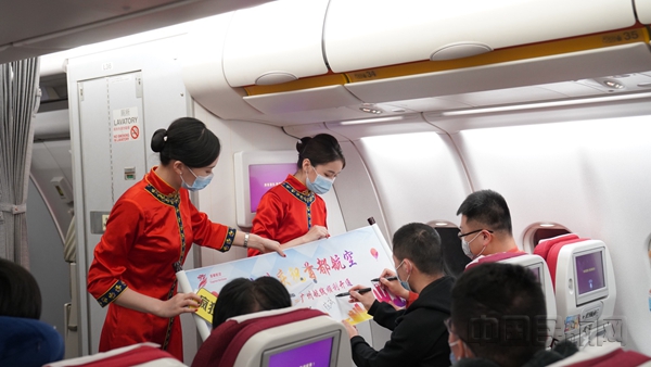 活动现场图3_副本.jpg 活动现场图3_副本.jpg